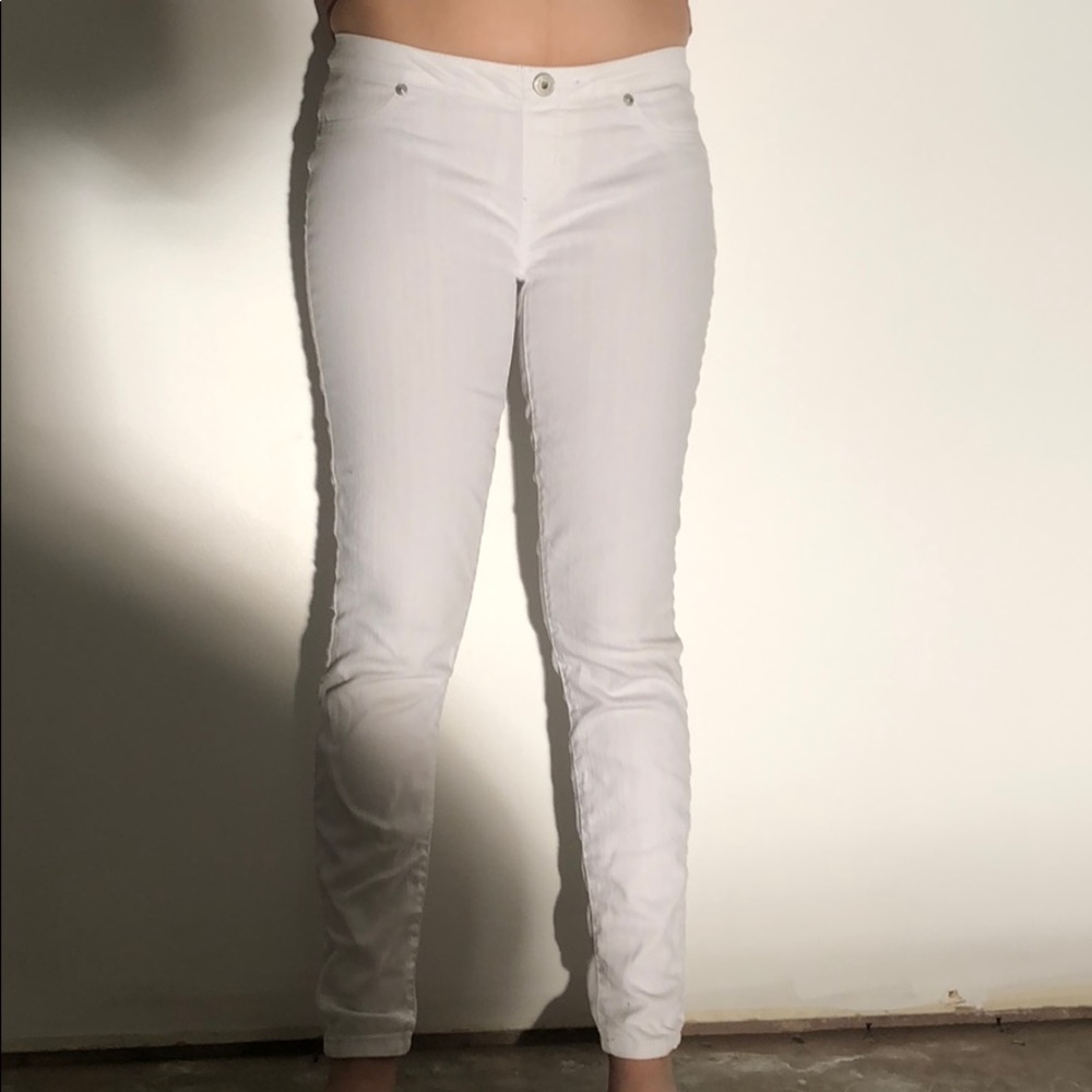 White guess stretch pants